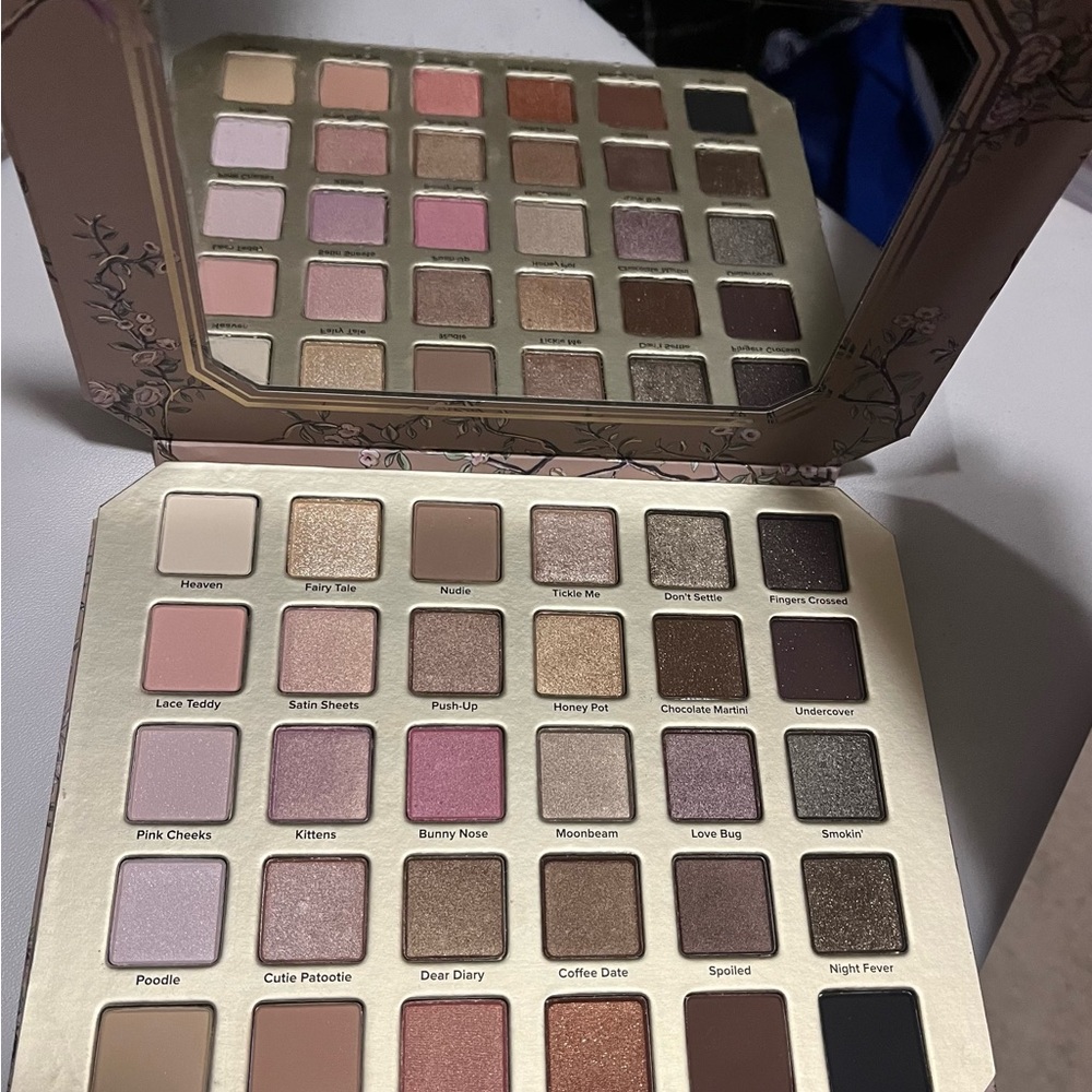 Too faced eyeshadow  palette